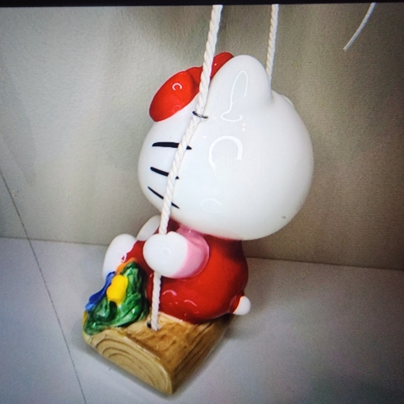 NWT Adorable Hello Kitty on swing ! Made by BLUE SKY ( Rare)with 💐 flowers. - Picture 4 of 11